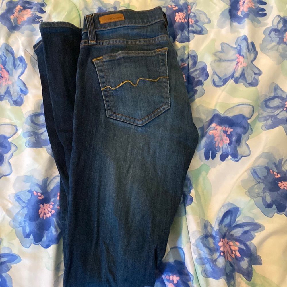 Low rise skinny jeans